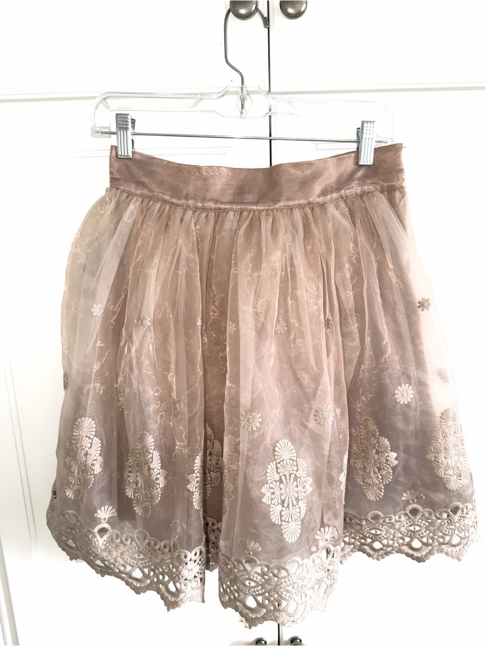 NWT! bebe Embroidered Circle Skirt Rose Gold Sheer Embroidered Tulle Sz 6 - Picture 2 of 13